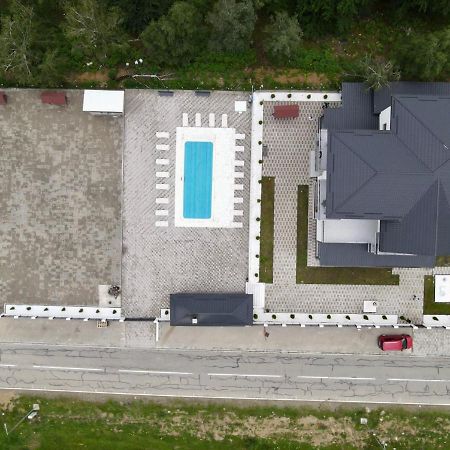 Casa De Vacanta Larisa Novaci-Străini Zewnętrze zdjęcie