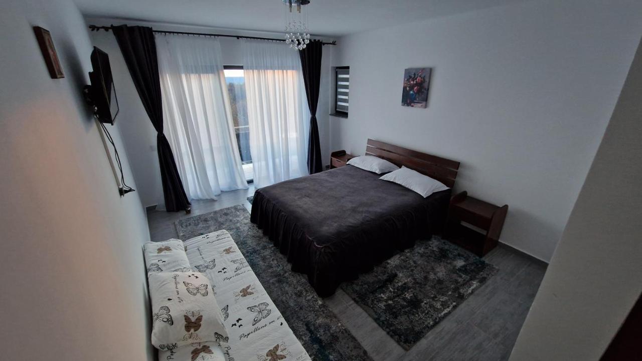 Casa De Vacanta Larisa Novaci-Străini Zewnętrze zdjęcie