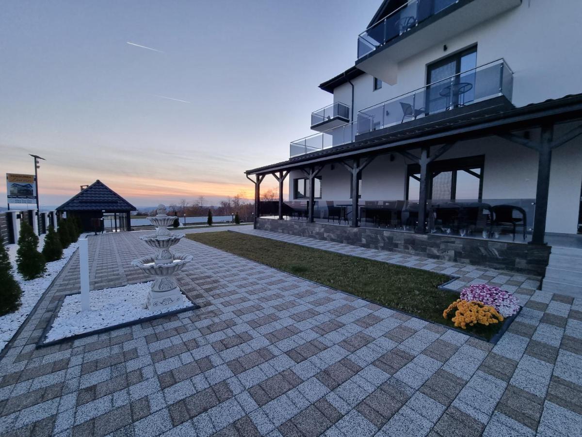 Casa De Vacanta Larisa Novaci-Străini Zewnętrze zdjęcie