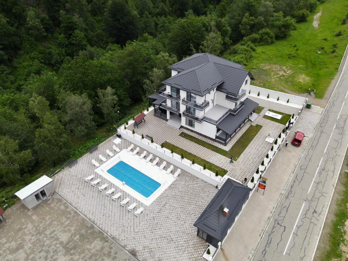 Casa De Vacanta Larisa Novaci-Străini Zewnętrze zdjęcie