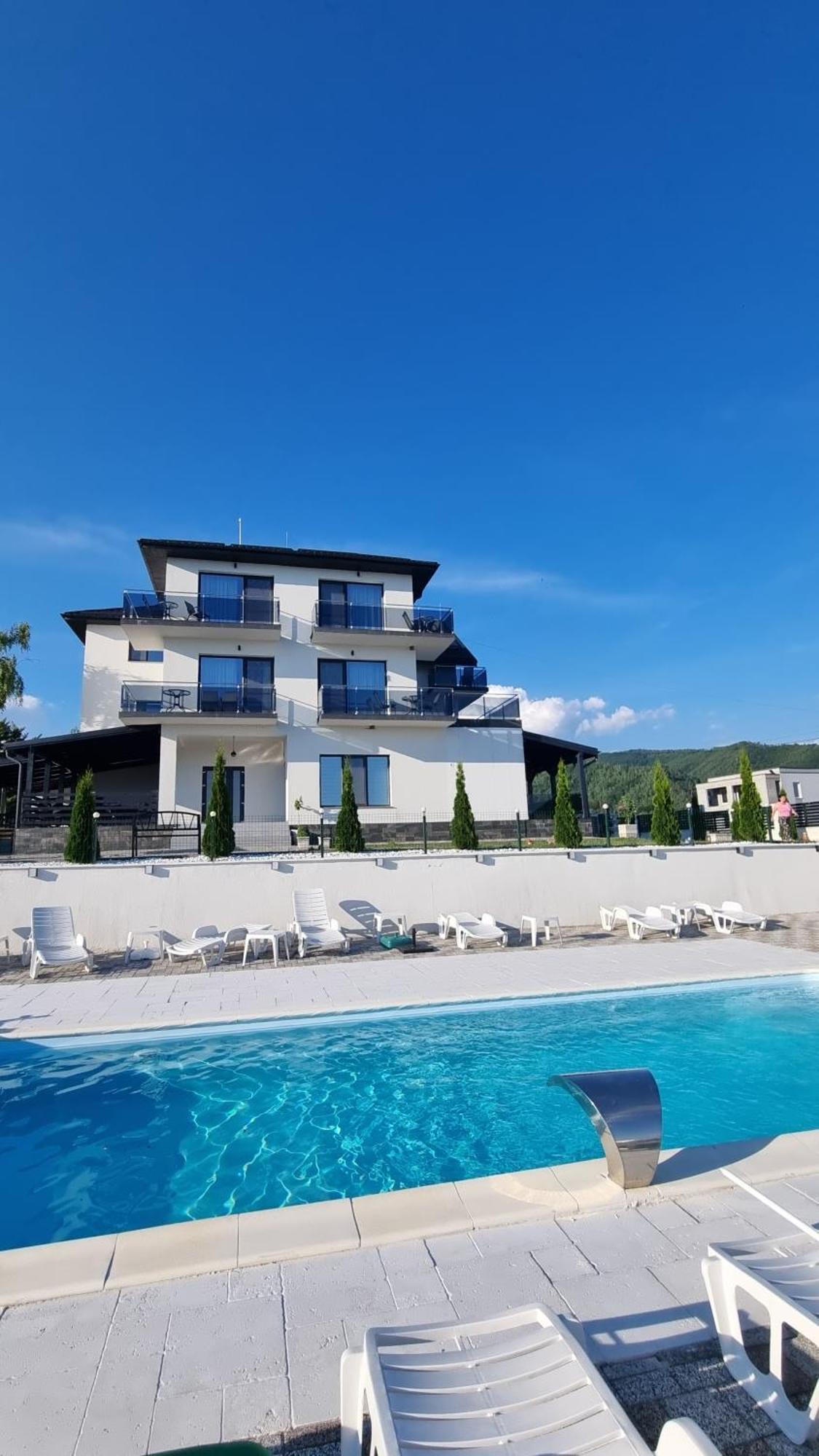 Casa De Vacanta Larisa Novaci-Străini Zewnętrze zdjęcie